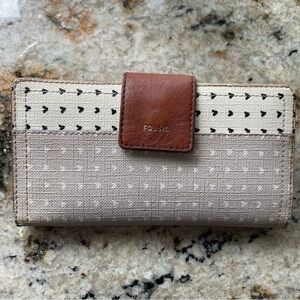 Fossil Beige Tab Wallet Brown Leather Snap Closure Card Holder Organizer